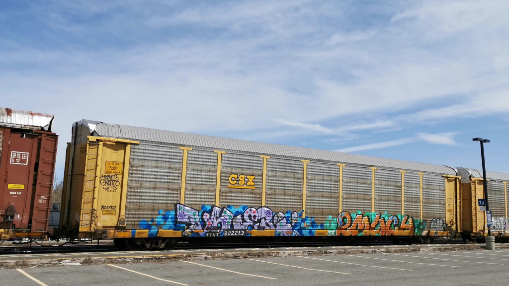 CSX B2395 (Body) TTGX 922213 (Flat)